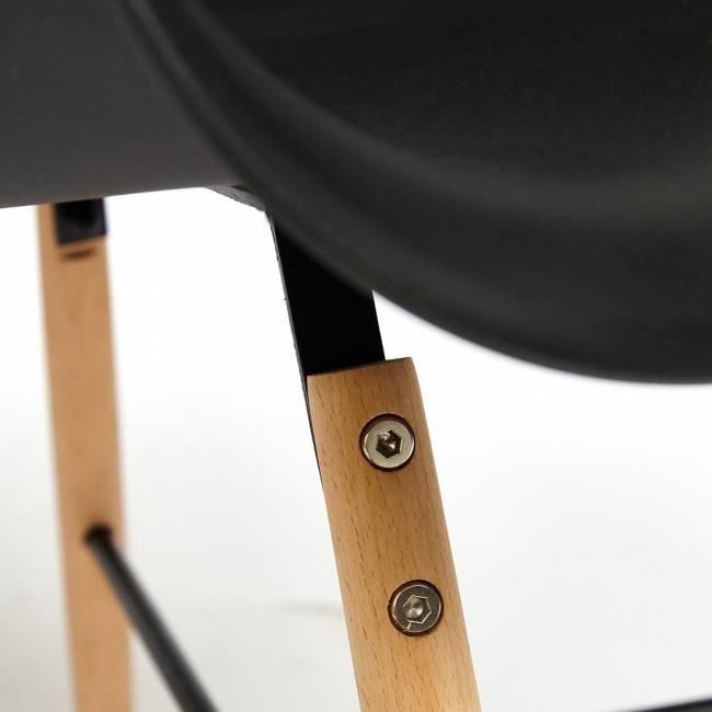 Кресло CINDY (EAMES) (mod. 919) дерево бук/металл/сиденье пластик, 60*62*79см, черный/black with natural legs (Комплект из 4 шт.) черный/black with natural legs дерево бук/металл/сиденье пластик