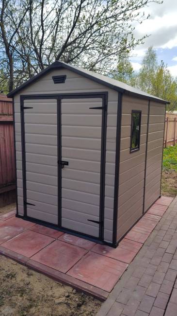 Сарай "Манор 6x8DD" (размеры 177х230 см), бежевый Сарай "Манор 6x8DD" (размеры 177х230 см), бежевый