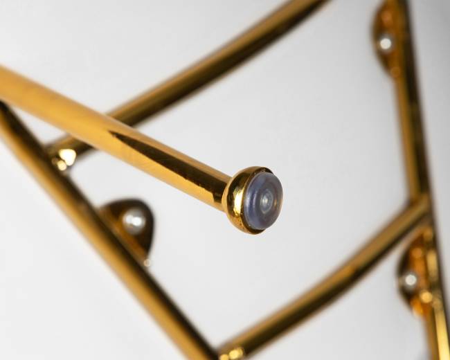 Кресло дизайнерское DOBRIN EMILY, белый винил YP17, золотое основание