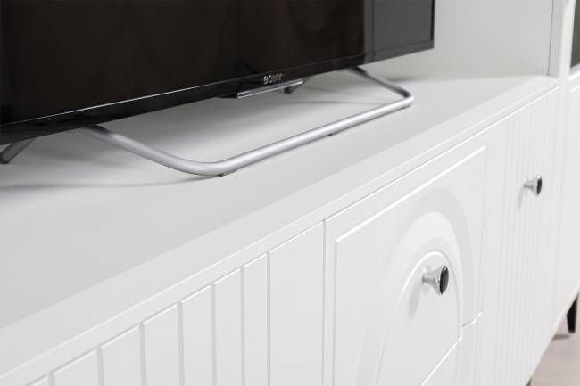 Две ТВ-тумбы и четыре навесных полки Валенсия цвет белый шагрень